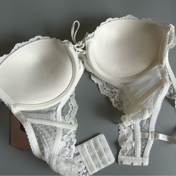 NEW Seamless White Lace Sculpting Bra - Picture 9 of 10